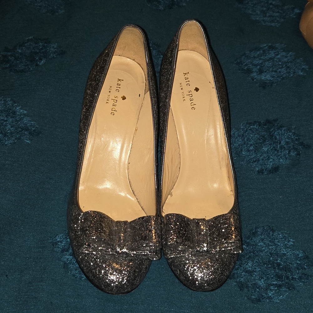 Kate Spade Glitter Bow Round-Toe Pumps in Silver